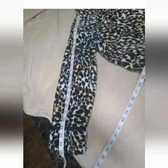 Covington Women's Cheetah Print Robe Size M - Picture 4 of 6
